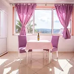 Ana Buratovic * Stari Grad (Hvar)